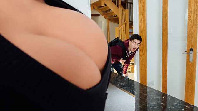 Brazzers - Emma Butt - Jordi El Niño Polla - Missionary Moans and Phone Sex / 06.03.2016