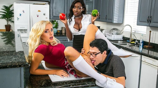 Brazzers - Naomi Woods - Osa Lovely - Xander Corvus - Naomi's Wet and Wild Escapade / 07.07.2017