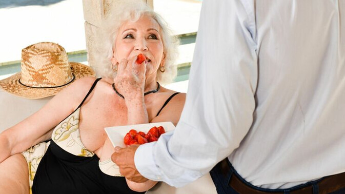 Lusty Grandmas - Mugur - Norma B - Fetish Fun with an 80-Year-Old Hairy Vixen / 22.10.2020