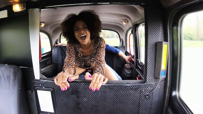 Fake Taxi - Luna Corazon - Luna Corazon's POV Blowjob Adventure / 06.05.2017