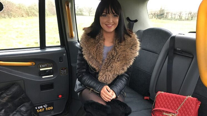 Fake Taxi - John - Darina Ivanov - Cheating Girlfriend Darina Ivanov Loves to Ride Cock / 06.03.2019