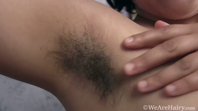 We Are Hairy - Hairy Hottie Francesca Z Strips Down to Sweat / 05.08.2020