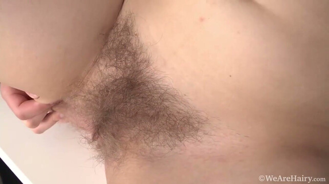 We Are Hairy - Pearl-Adorned Baibira Strips Down to Her Hairy Animal / 17.08.2020