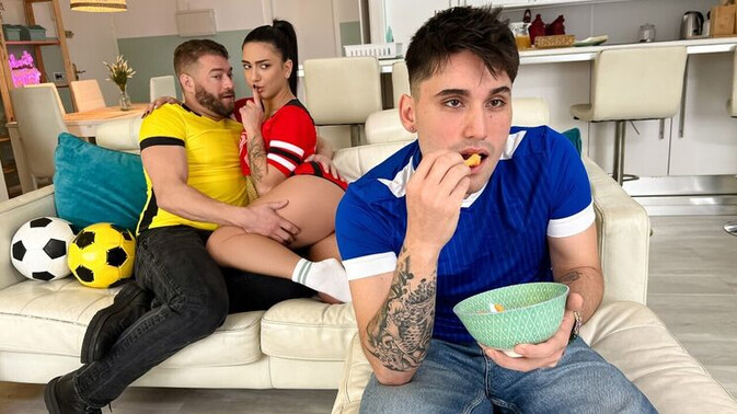 Teens Love Huge Cocks - Xander Corvus - Lena Coxx - Italian Teen's Secret Blowjob Session / 11.02.2024