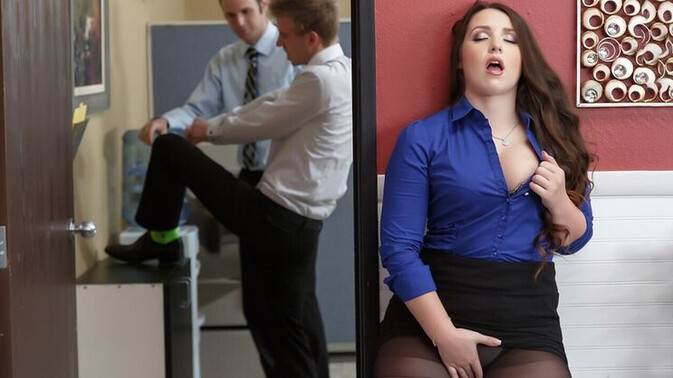 Brazzers - Lola Foxx - Danny D - Anal Office Frenzy / 24.04.2016